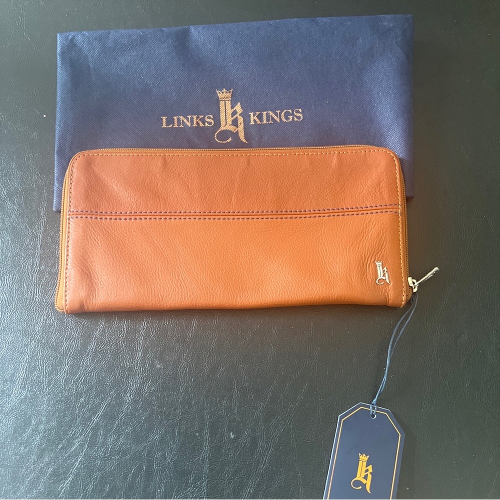 Links and Kings Golf Glove Keeper